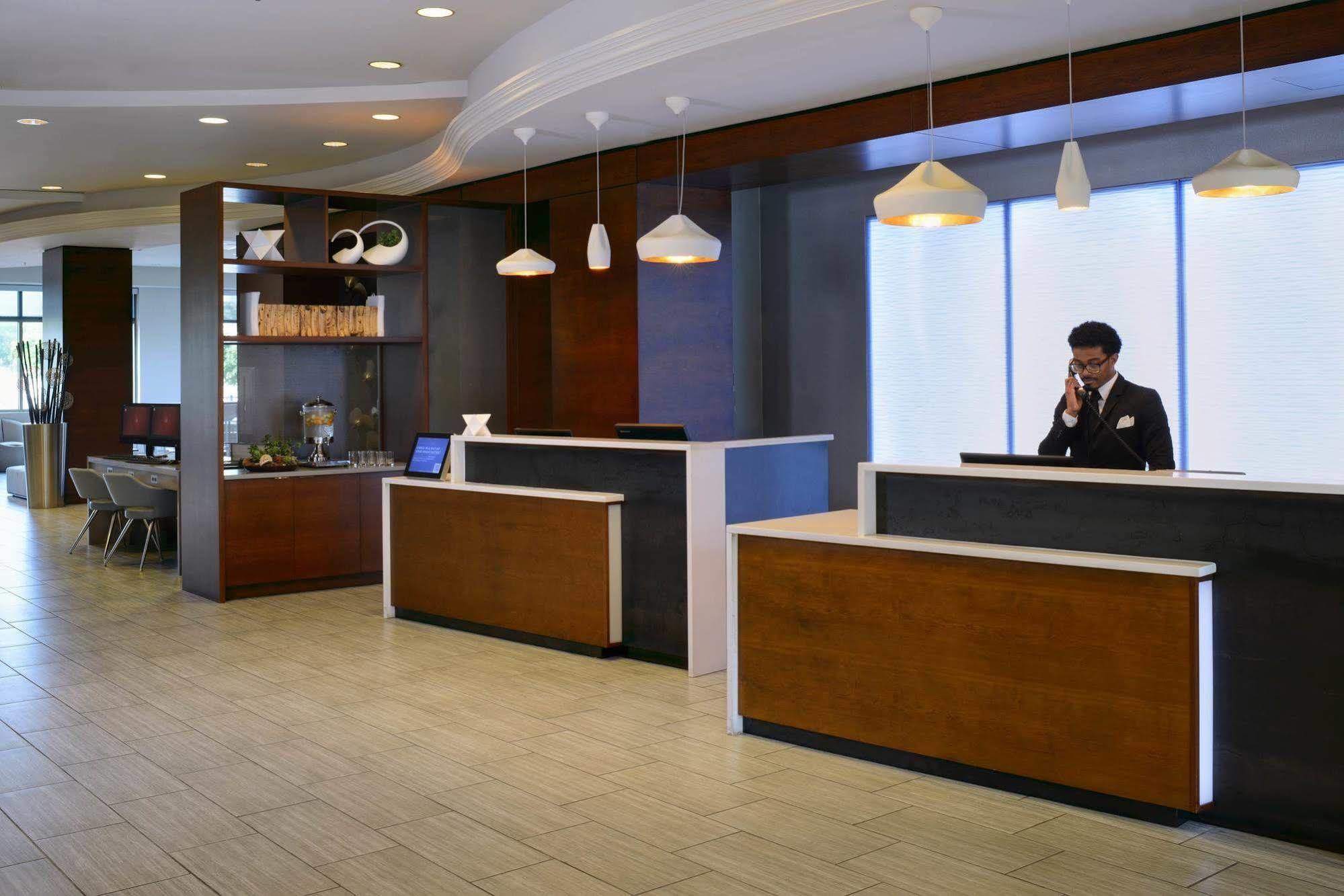 Newport News Marriott At City Center מראה חיצוני תמונה